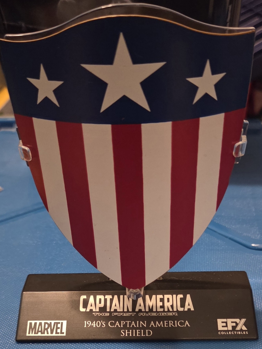 Marvel Captain America 1940s Shield With Display Stand - 5"